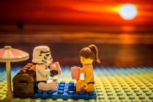 http://neochan-pl.deviantart.com/art/Lego-Star-Wars-Stormtrooper-sunset-picnic-343141498